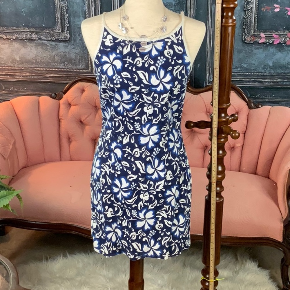 Vintage Vacationwear firm stretch on this tropical print